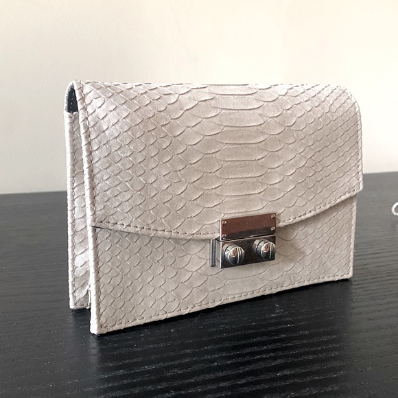Small Beige Purse - Picture 1 of 1